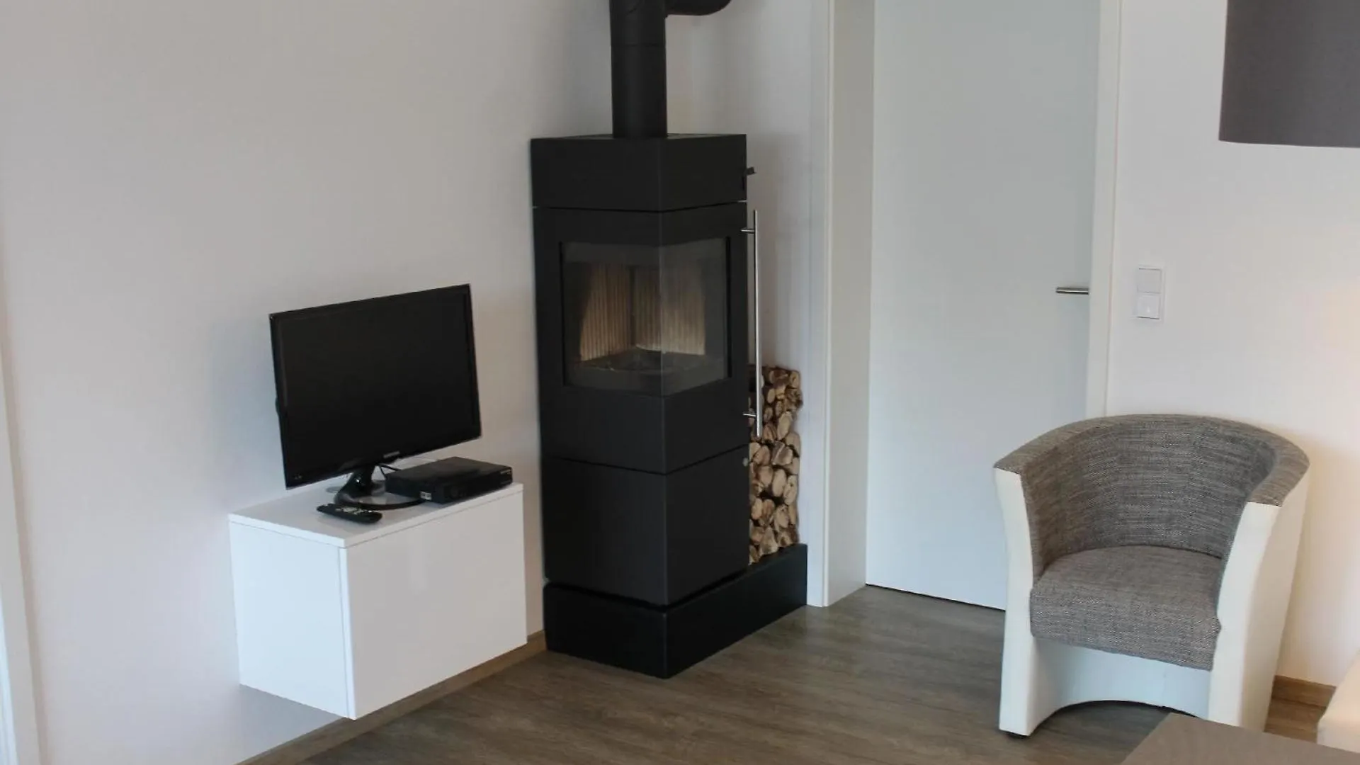 Apartment Ferienwohnung Fuer 3 Personen 1 Kind Ca 93 Qm In Waldmuenchen, Bayern Bayerischer Wald Germany